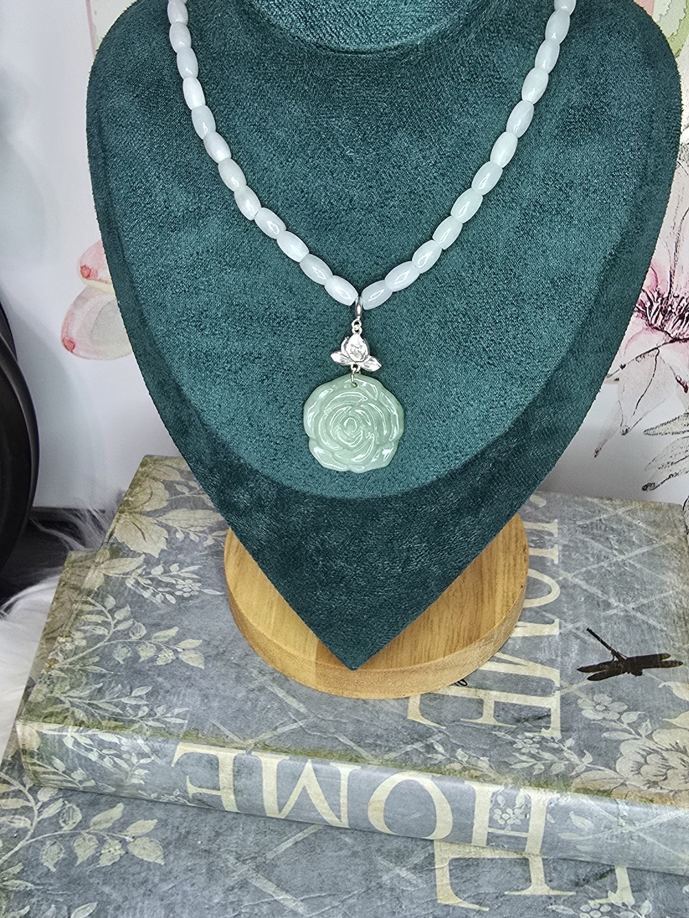Natural Green Jade Handcrafted Pendant Beaded Necklace